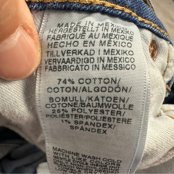 True Religion Straight w/Flaps women's jeans, size 32, denim, casual, fall - Picture 12 of 13